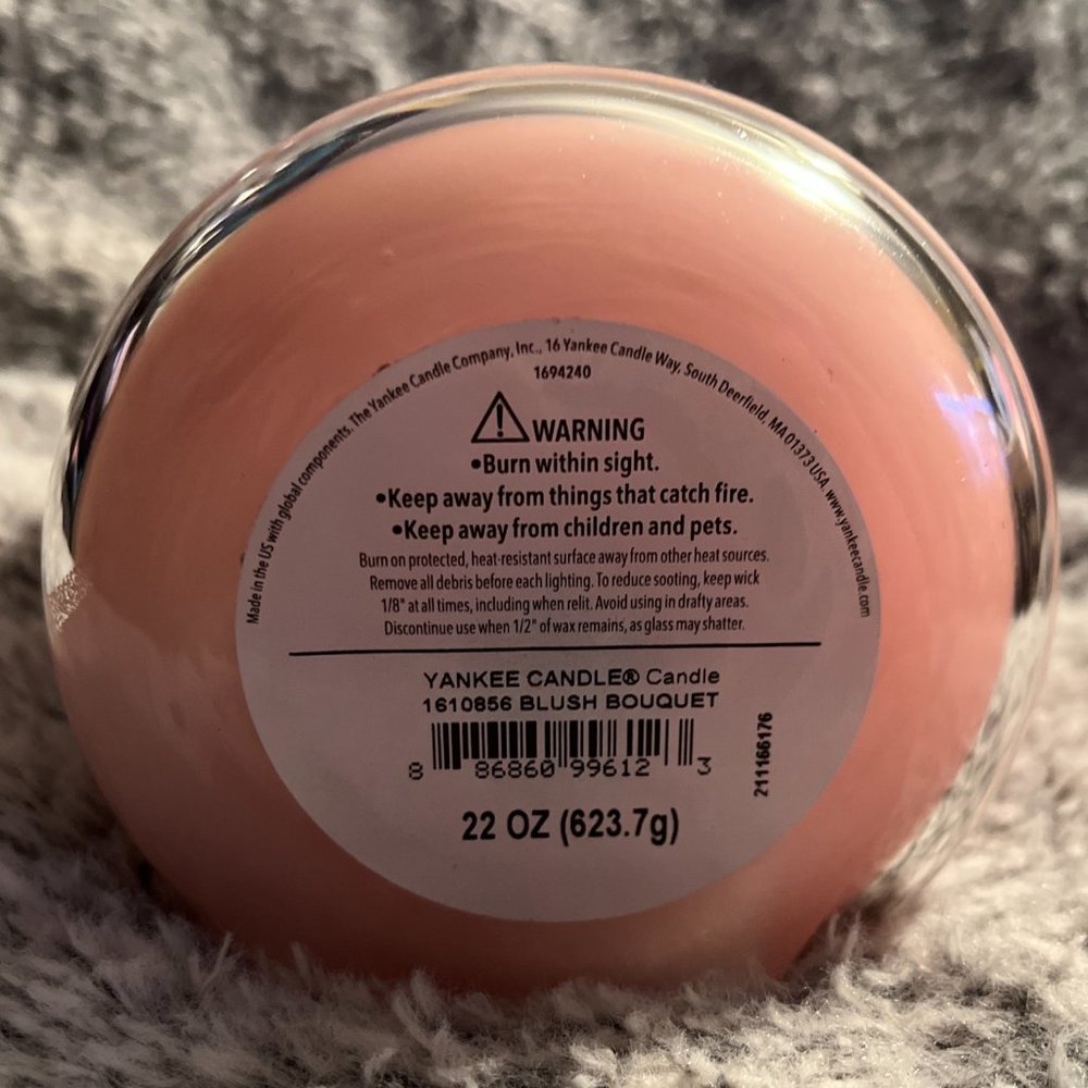 Yankee Candle *Blush Bouquet* New Lg 22oz Jar - Picture 2 of 5